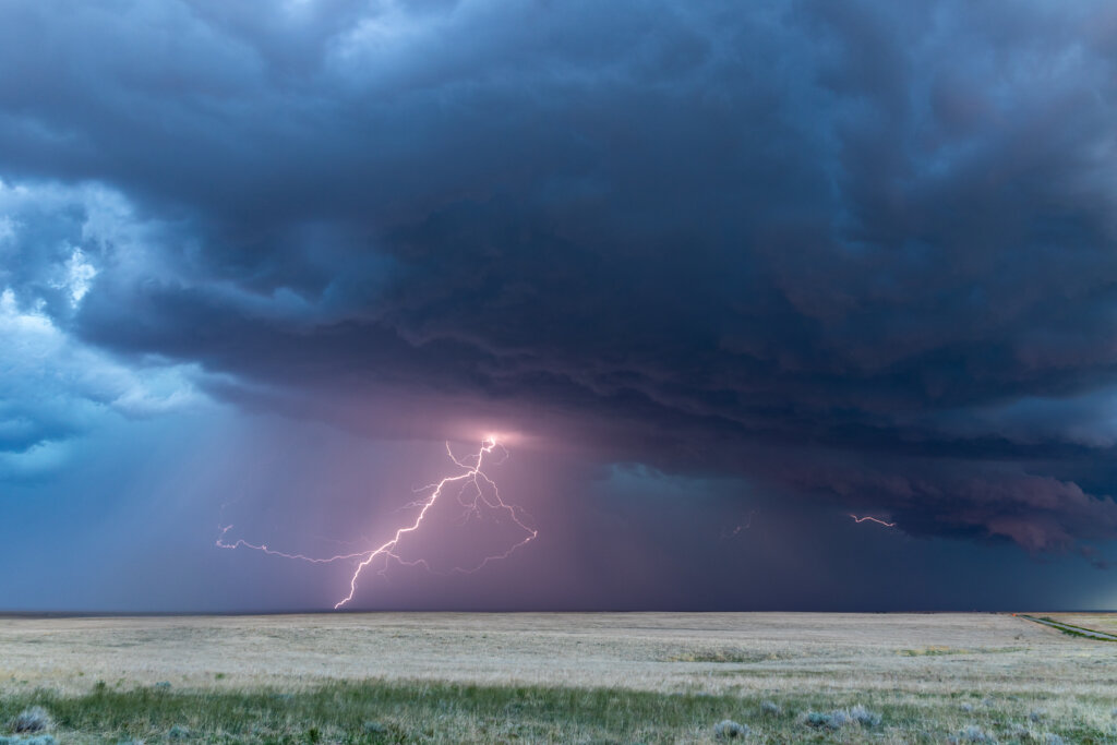 Kans op zwaar onweer op dinsdag