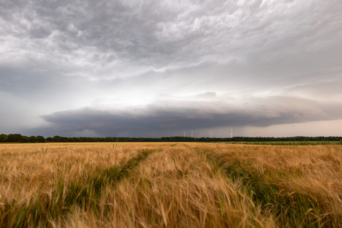 Prachtige shelfcloud in West-Duitsland